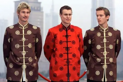 The Evolution of Tangzhuang in Western Fashion: A Cross-Cultural Journey